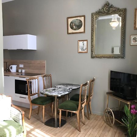 Perlepampille Lejlighed Dinan Værelse billede