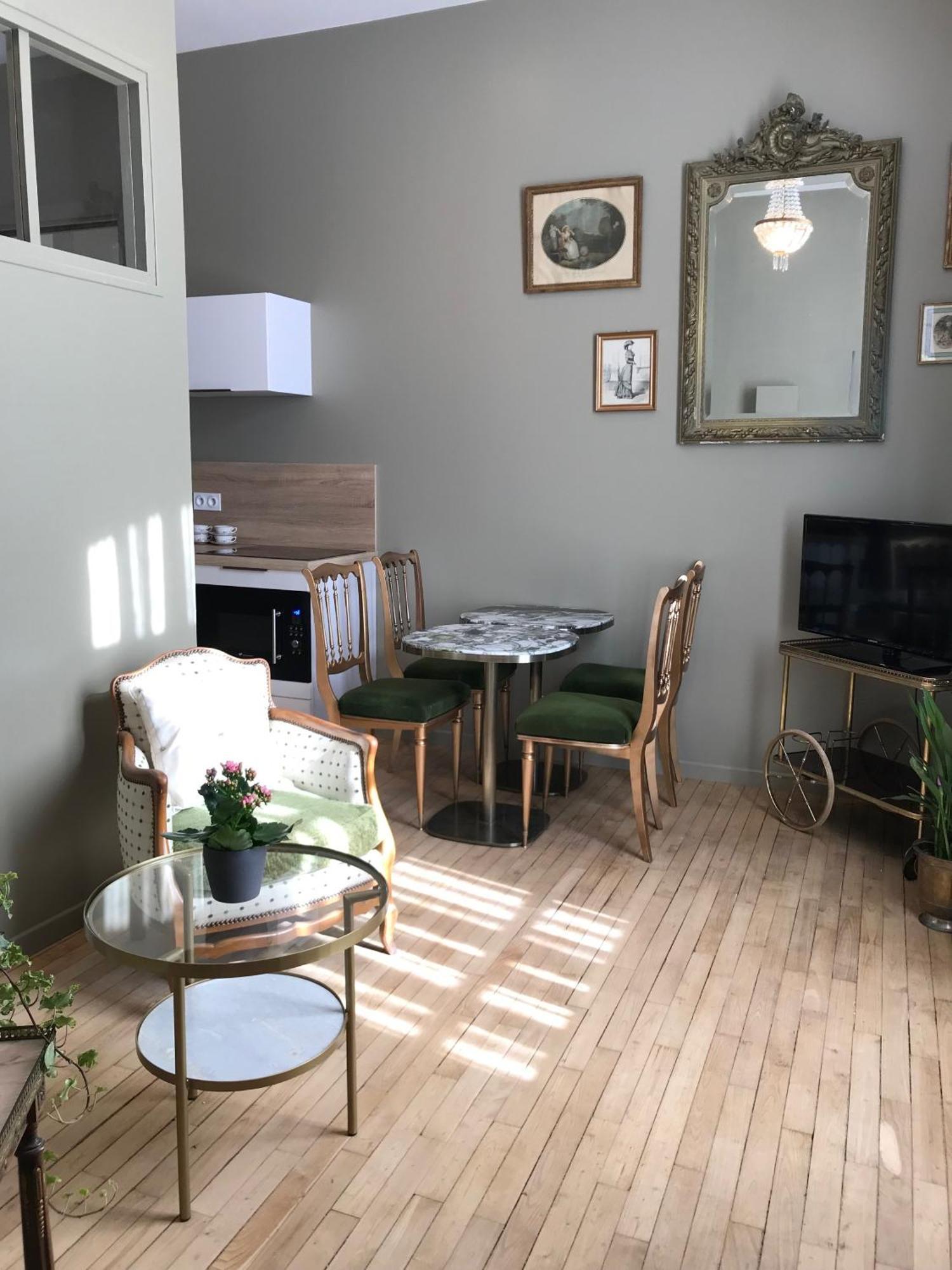 Perlepampille Lejlighed Dinan Værelse billede